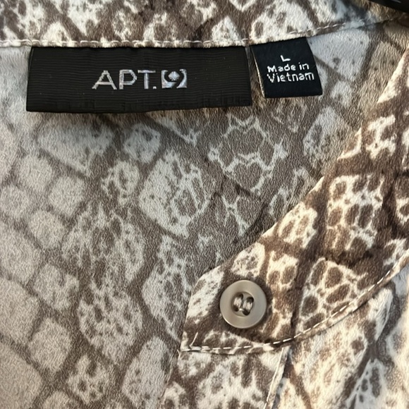Apt9 long sleeved lightweight brown and white patterned blouse. Size Large. - Picture 2 of 10